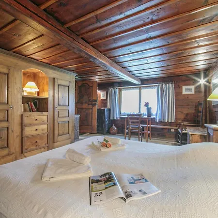 Chalet Du Croz Rj Historic Farmhouse Charm, Sleeps 8 - Happy Rentals *