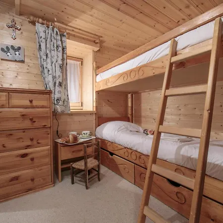 Chalet Du Croz Rj Historic Farmhouse Charm, Sleeps 8 - Happy Rentals *